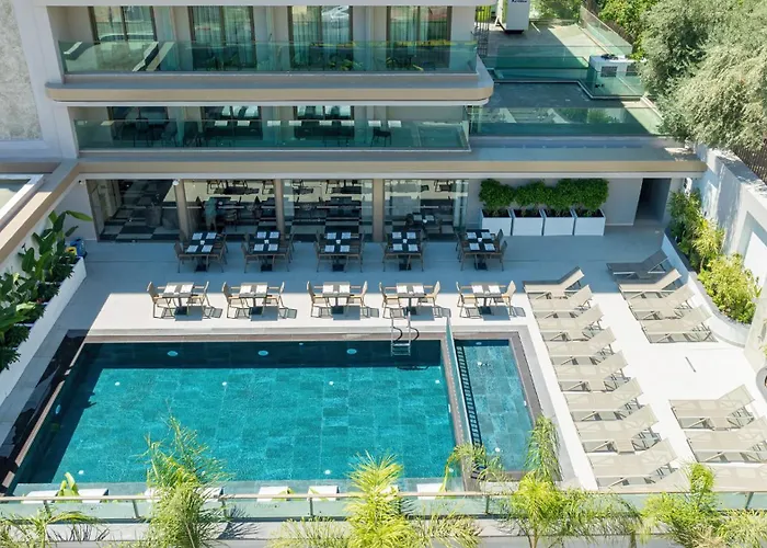 Awen Lara Hotel